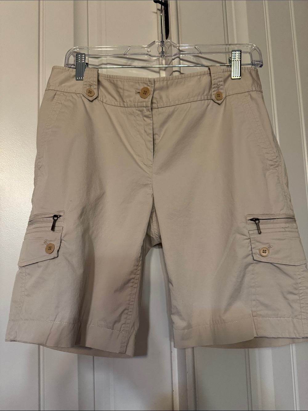Talbots Light Beige Cargo Shorts with Buttoned Pockets